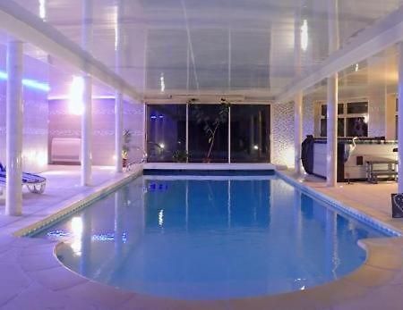 Au Charme Du Lac Piscine & Spa 2 Forges-les-Eaux Eksteriør billede
